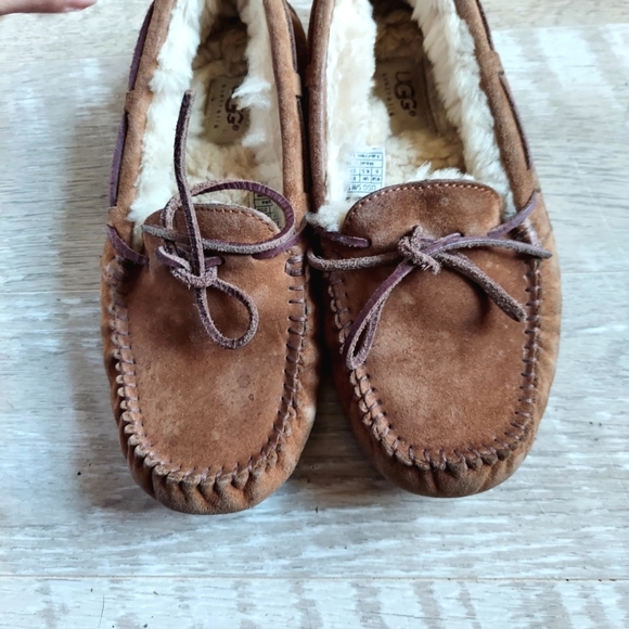 UGG Dakota Slippers - Picture 2 of 15